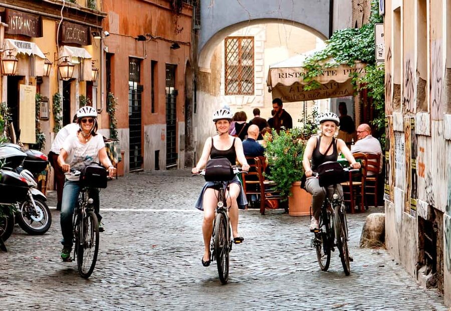 Rome: Top Highlights & Hidden Gems Tour by Cannondale E-Bike - Piazza del Popolo and the Pincio view