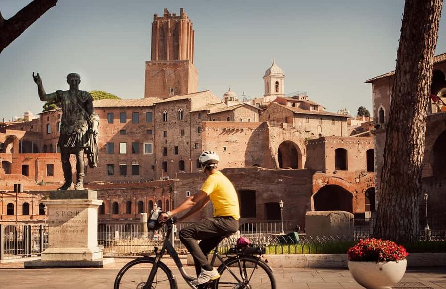 Rome: Top Highlights & Hidden Gems Tour by Cannondale E-Bike - Piazza Navona and the Pantheon