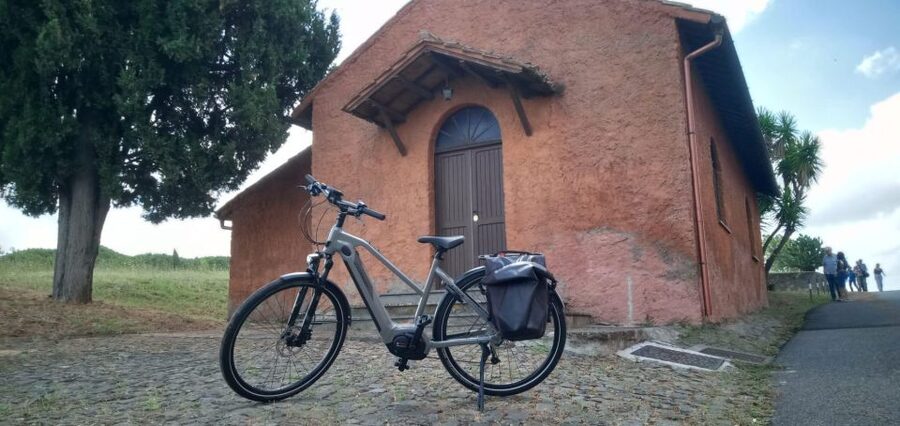 Rome: Tour by Top E-bike Ancient Appian Way Catacombs Aqueducts - Starting Near Aventine and FAO