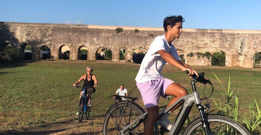 Rome: Tour by Top E-bike Ancient Appian Way Catacombs Aqueducts - One Hour Beneath Rome at the Catacombs