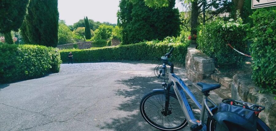 Rome: Tour by Top E-bike Ancient Appian Way Catacombs Aqueducts - The Appian Way Archaeological Park by Bicycle