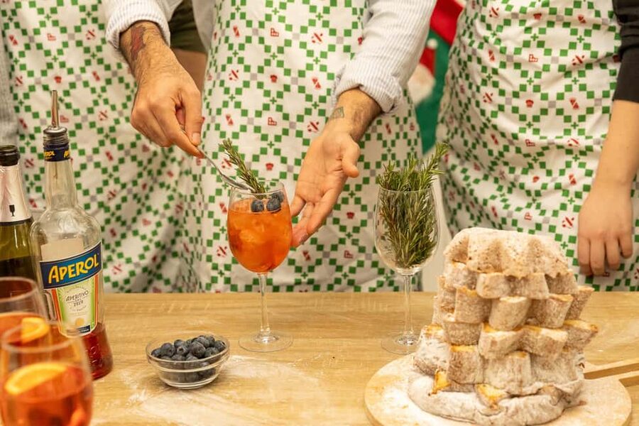 Rome: Traditional Pasta with Cocktails Cooking Class - Carbonara or cacio e pepe for the final meal