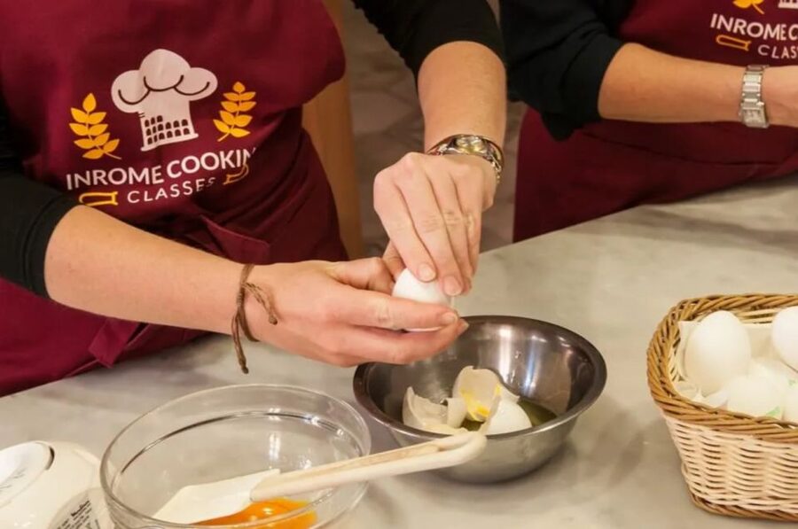 Rome: Traditional Pizza and Gelato Making Class - What families, couples, and beginners should expect