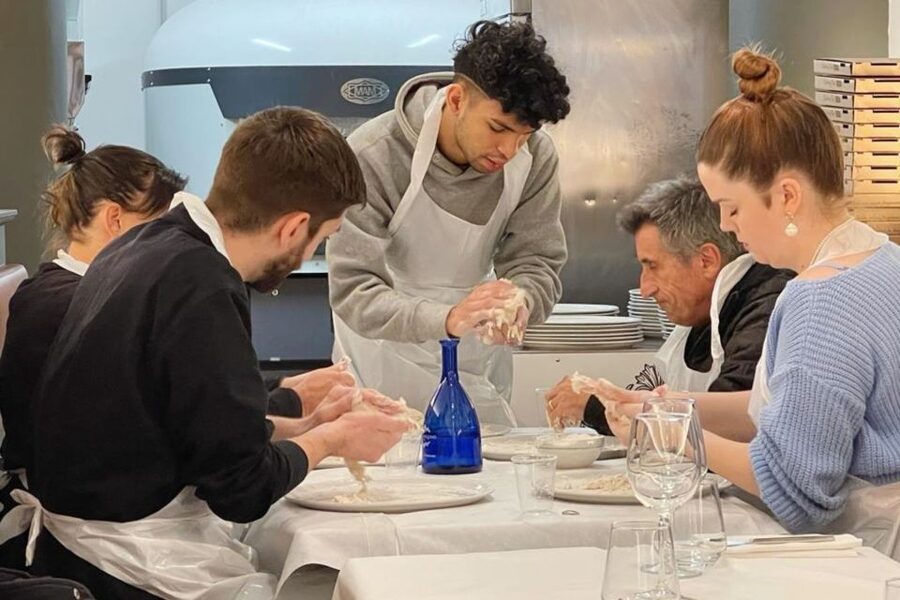 Rome: Traditional Pizza Cooking Class near Piazza Navona - Baking your pizza and eating the result