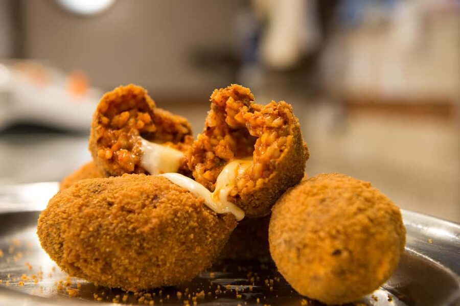 Rome Trastevere: A Full Meal Food Tour with a Local - Vegetarian Options and Food Flexibility