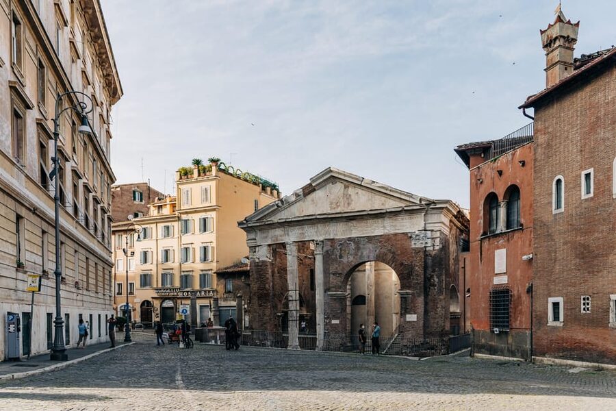 Rome: Trastevere and Jewish Ghetto Highlights Tour - Santa Maria in Trastevere and Piazza Trilussa