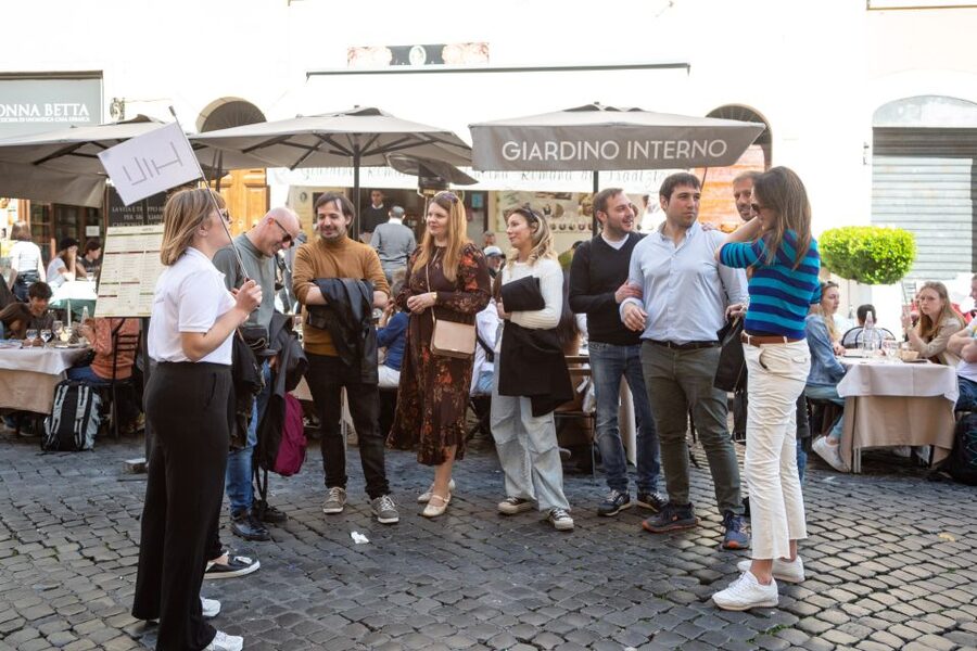 Rome: Trastevere & Campo de Fiori Street Food Walking Tour - Who should book this tour?