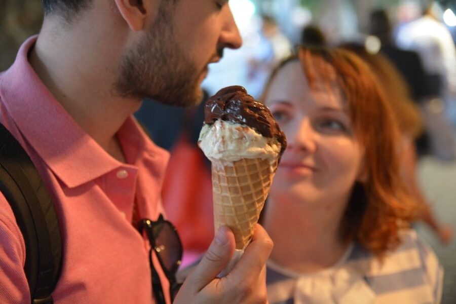 Rome: Trastevere Food and Wine Tasting Tour - Chef Günther’s gelato with a surprise flavor