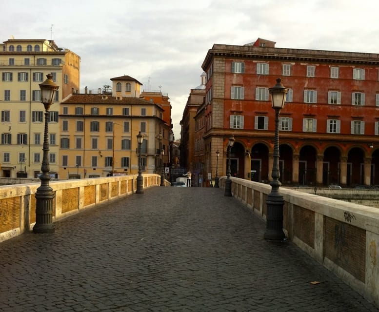 Rome: Trastevere Jewish Quarter Private Walking Tour - Santa Maria in Trastevere and the early community