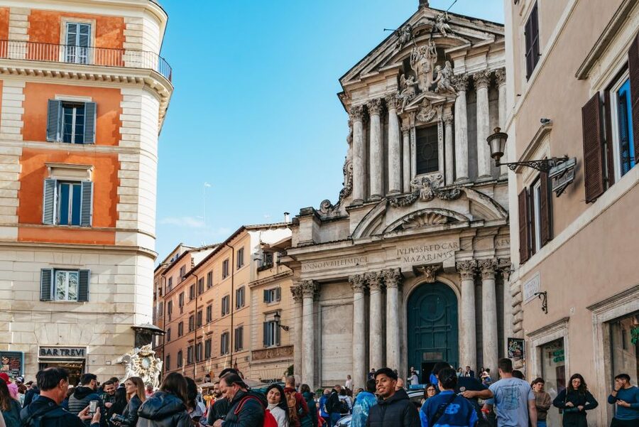 Rome: Trevi Fountain and Underground Guided Tour - How the guides shape the experience