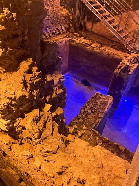 Rome: Trevi Fountain District Underground Tour and Ice Cream - The underground visit lasts about 40 minutes
