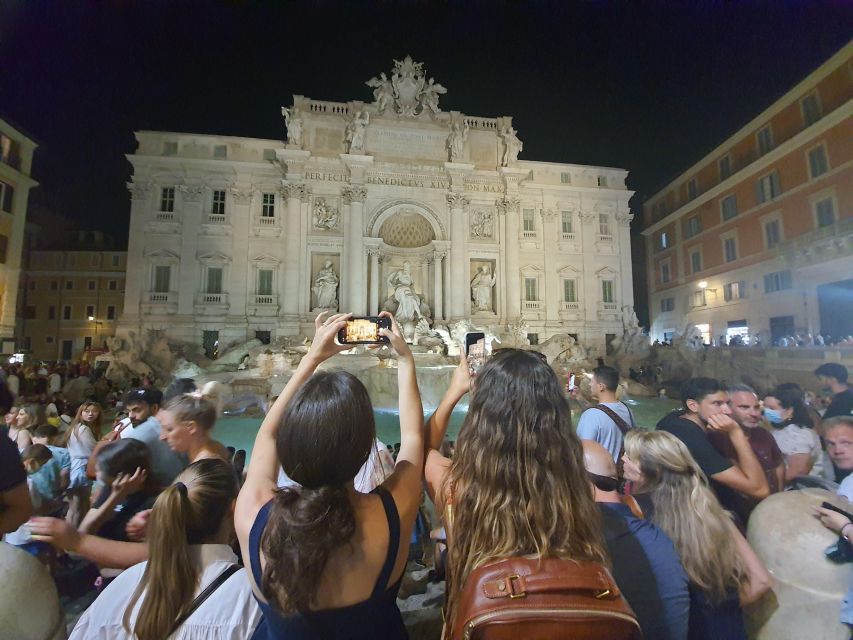 Rome: Trevi Fountain & Other Highlights Guided Tour at Night - What the guide adds