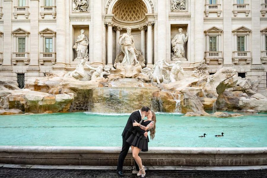 Rome: Trevi Fountain Private Early Morning Photoshoot - What to wear and bring