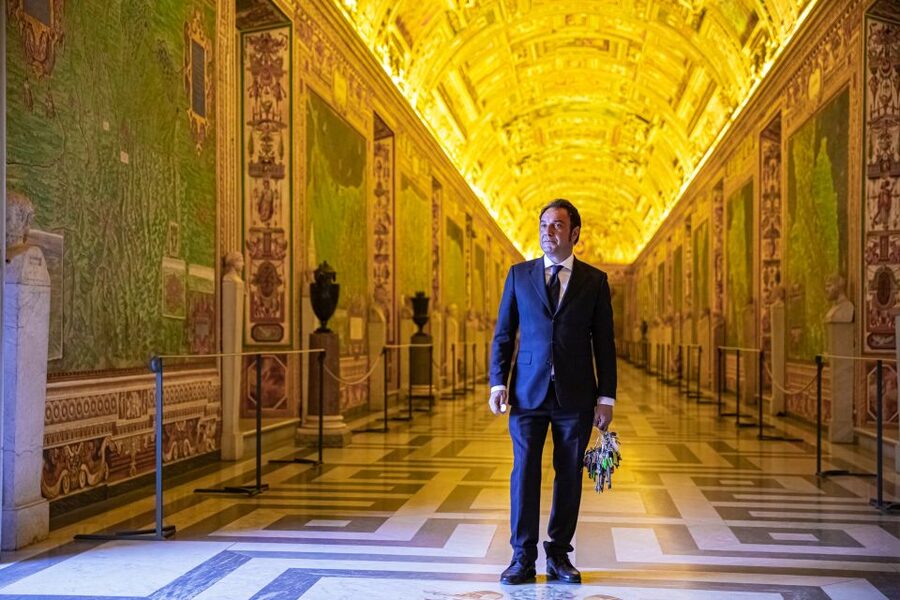 Rome: Turning the Lights on at the Vatican Museums - What the keys and lights add to the visit