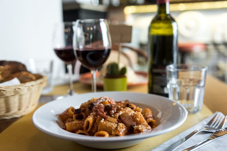 Rome: Twilight Trastevere Food Tour with Wine Tasting - Why this Trastevere food walk works so well