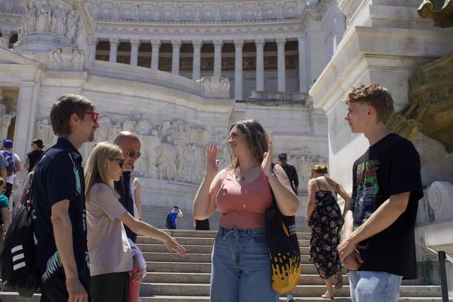 Rome: Under the Moonlight Evening Walking Tour - Piazza Venezia and Trajan’s Column connect old and new Rome