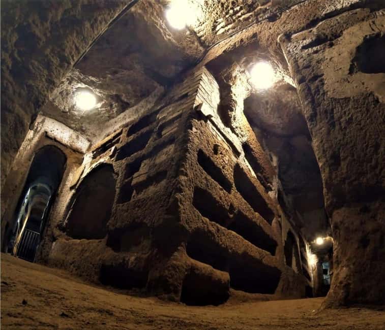 Rome: Underground Catacombs Guided Tour with Transfer - Entering the 3rd-century Christian cemetery