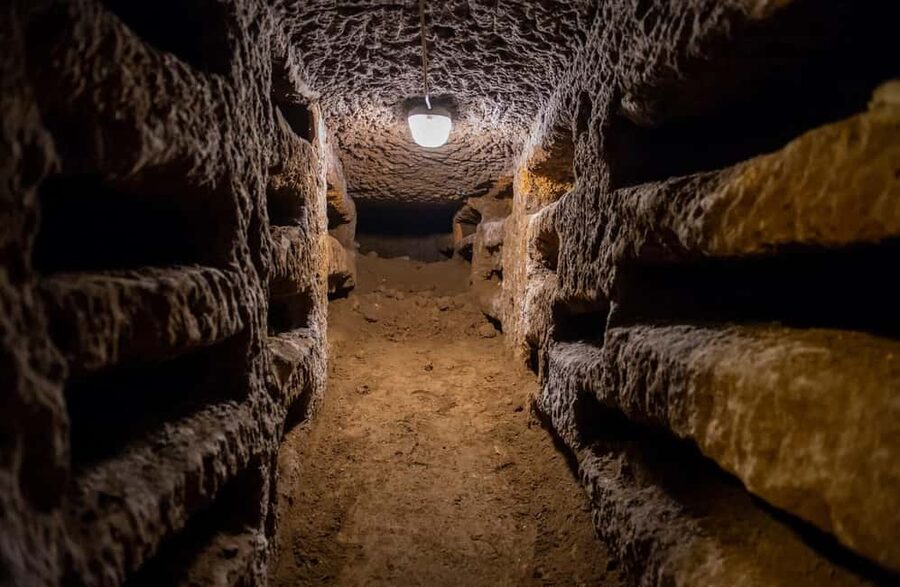 Rome: Underground Catacombs Guided Tour with Transfer - Who should book this catacomb tour?
