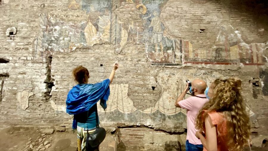 Rome: Underground Trastevere Guided Walking Tour - Why Trastevere works so well for this kind of tour