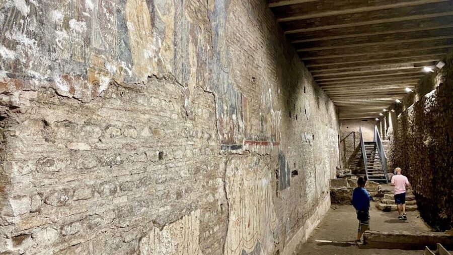 Rome: Underground Trastevere Guided Walking Tour - The Cavallini Room and Last Judgement