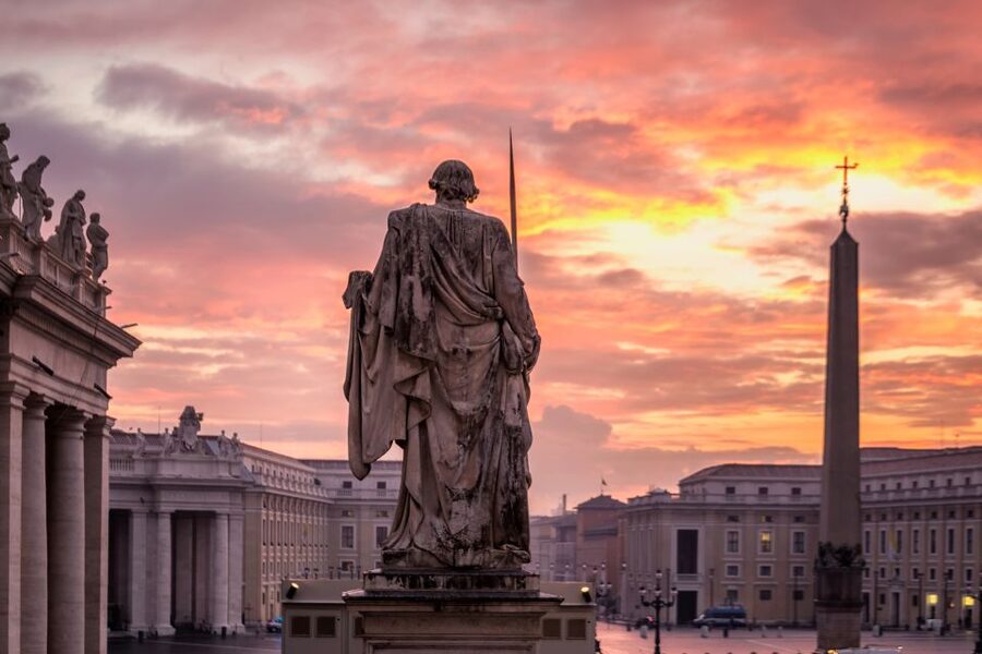 Rome: Vatican Museum and Sistine Chapel Group Tour - Reaching the Sistine Chapel