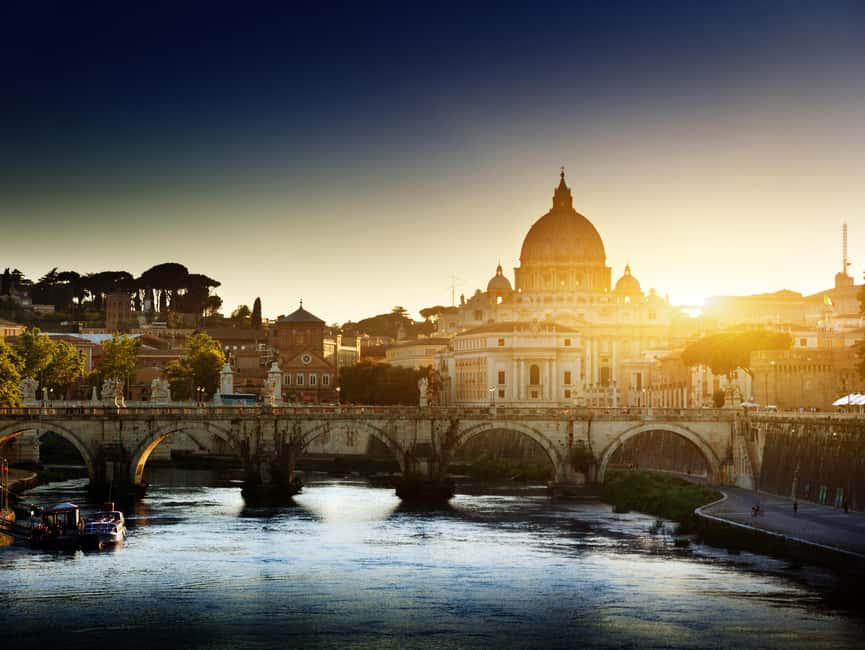 Rome: Vatican Museums and Sistine Chapel Guided Tour - Crowds, heat, and the real meaning of fast-track entry