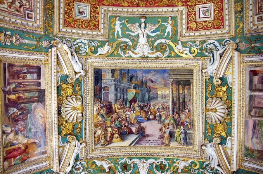Rome: Vatican Museums, Sistine, and St. Peter's Private Tour - Why private guiding can be worth the price