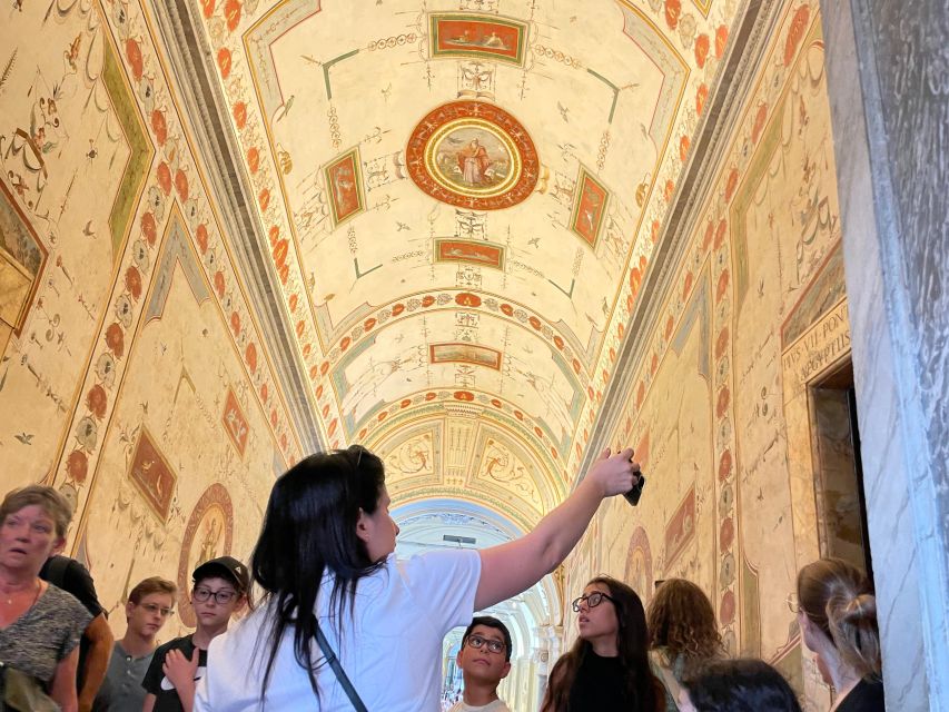 Rome: Vatican Museums, Sistine, and St. Peter's Private Tour - The guides make the difference