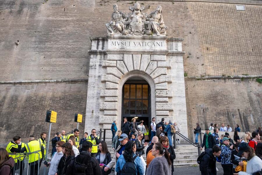 Rome: Vatican Museums & Sistine Chapel Tour with Fast Entry - What Fast Entry Is Really Worth