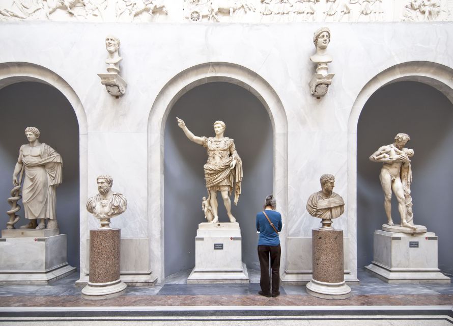 Rome: Vatican Pass, Top Attractions and Free Transport - Using the Roma Pass at the Colosseum