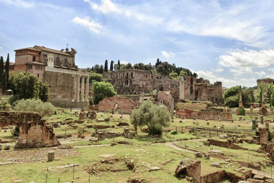 Rome: Vatican Pass, Top Attractions and Free Transport - Collecting the cards near St. Peter’s or the Lateran