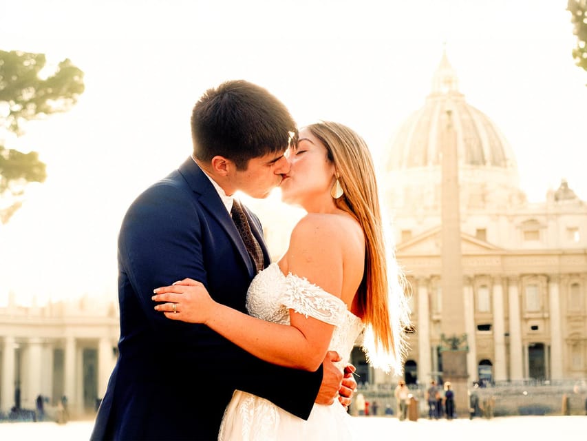 Rome: Vatican, St Peter’s Sq & Castel Sant’Angelo PhotoShoot - Meeting outside Vatican City