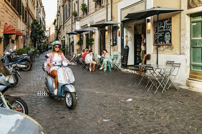 Rome: Vespa 125cc Daily rental - One day, two days, or three days