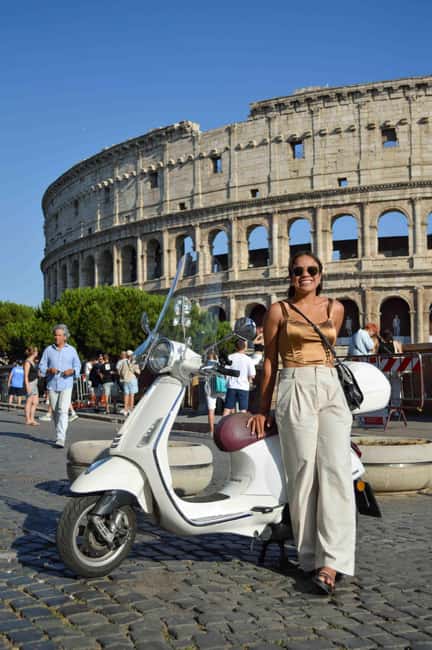 Rome: Vespa scooter tour "When in Rome" - The Acqua Paola Fountain adds a cinematic stop on the way uphill