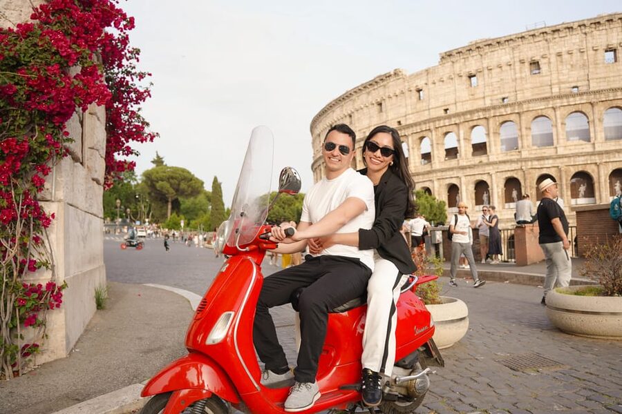 Rome: Vespa Tour with Historic City Highlights - What the passenger-only setup means