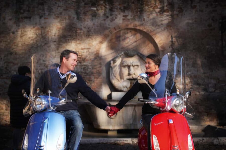 Rome: Vespa Tour with Professional Photographer - What happens during the 90-minute ride