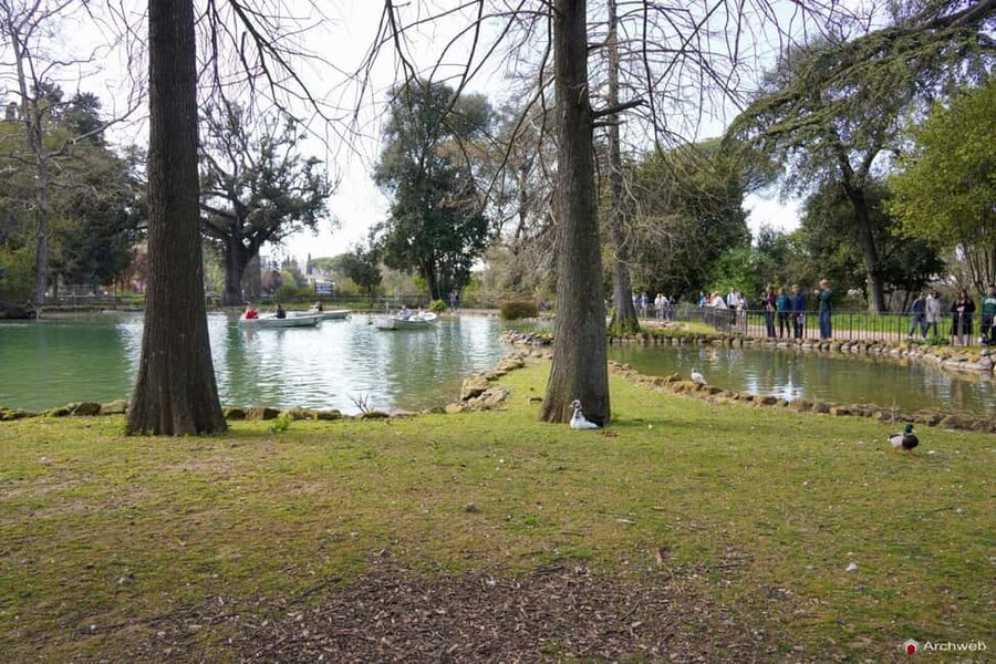 ROME: Villa Borghese Lake tour by boat paddling independently +aperitivo - Timing, Weather, and Practical Details