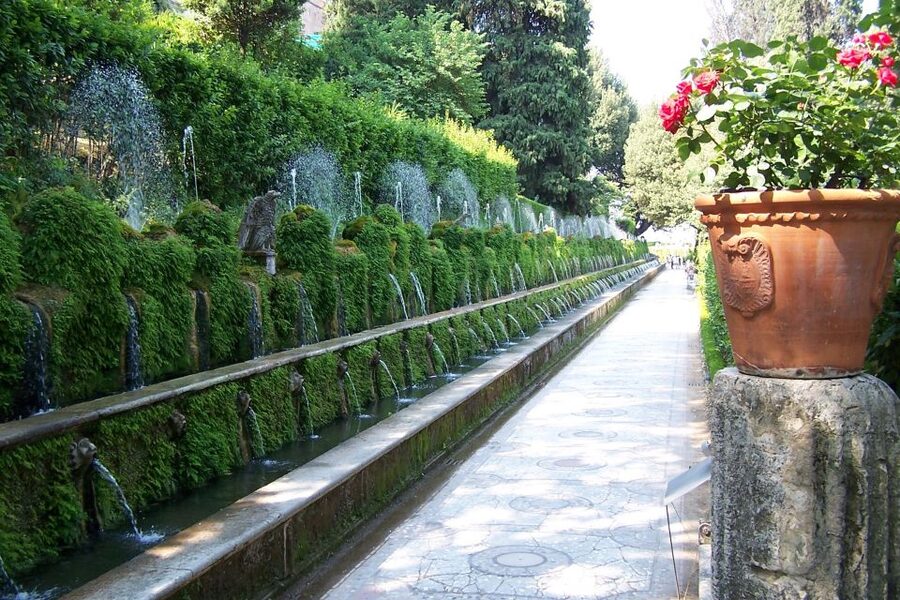 Rome: Villa D'Este & Tivoli Tour with Skip-the-Line Entry - Walking through Villa d’Este’s Renaissance rooms