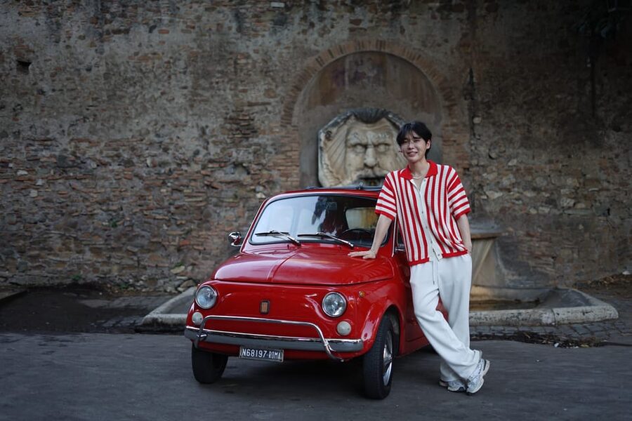 Rome: Vintage Car Tour with Professional Photographer - The Colosseum photo stop