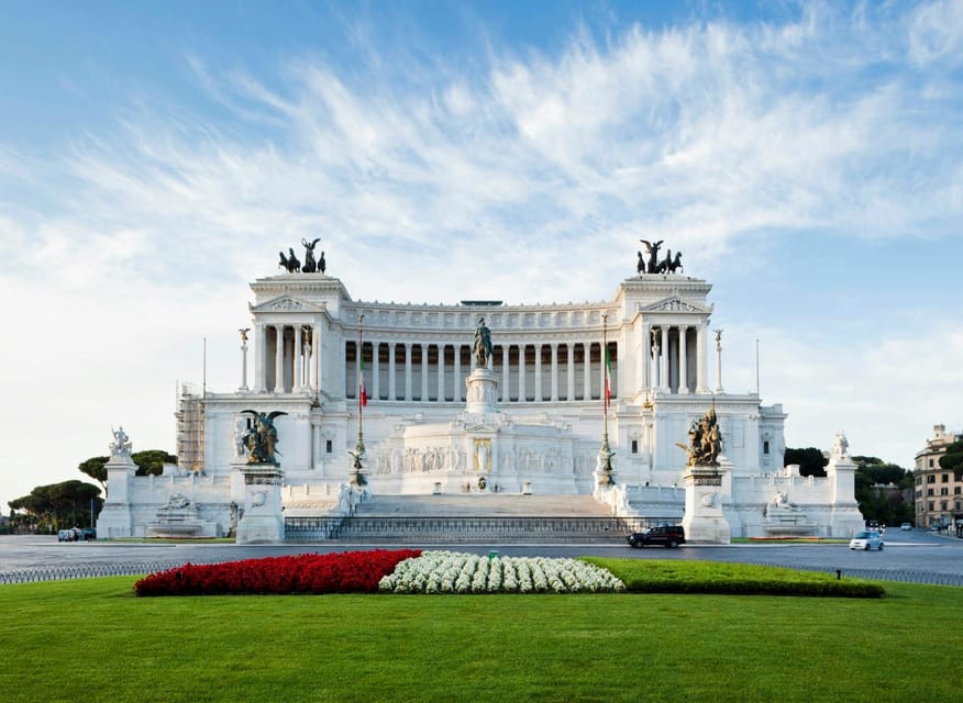 Rome: Vittoriano with Rooftop & Palazzo Venezia Hosted Entry - What you see at Piazza Venezia