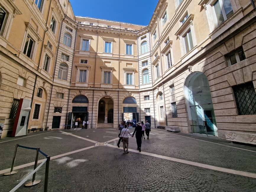 Rome: Walking Tour of World War 2 in Rome - The Roman Forum and Mussolini’s ancient model