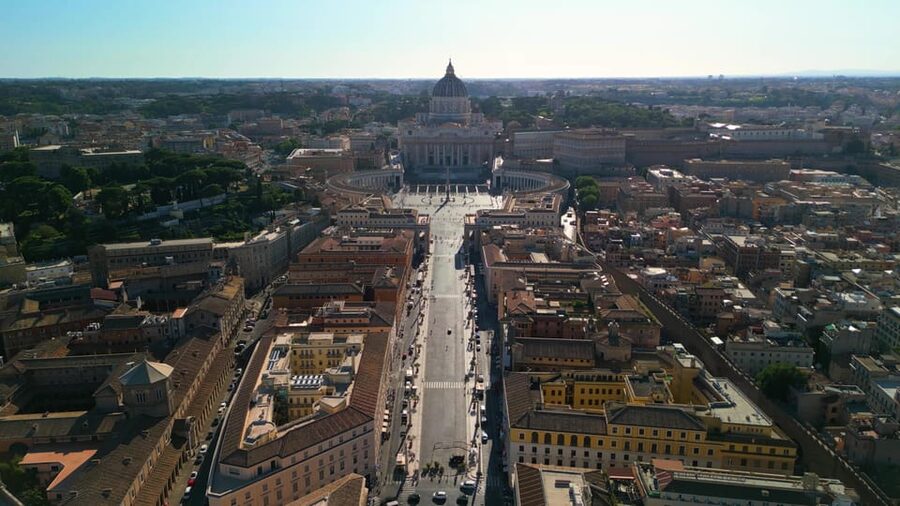 Rome: Walking Tour with Hosted Access to Vatican - The Spanish Steps and a scenic central route