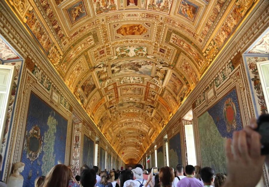 Russian Tour - Vatican Museum & Sistine Chapel - Meeting at Via Tunisi, 3