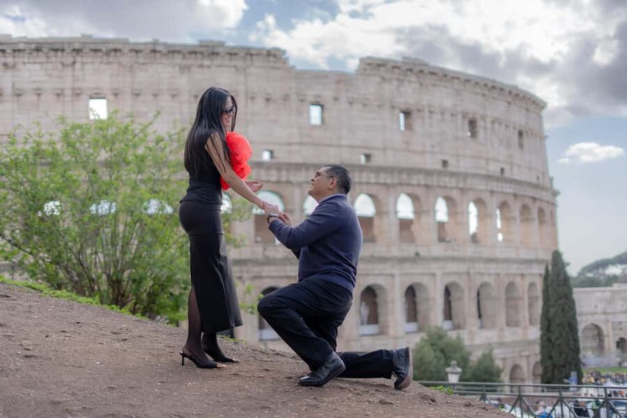 Secret Proposal Photoshoot in Rome + Reel - Who should book this experience?