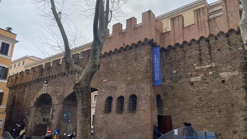 Secrets of the Passetto: Vatican's Hidden Path of Mystery - Key points to know before you book