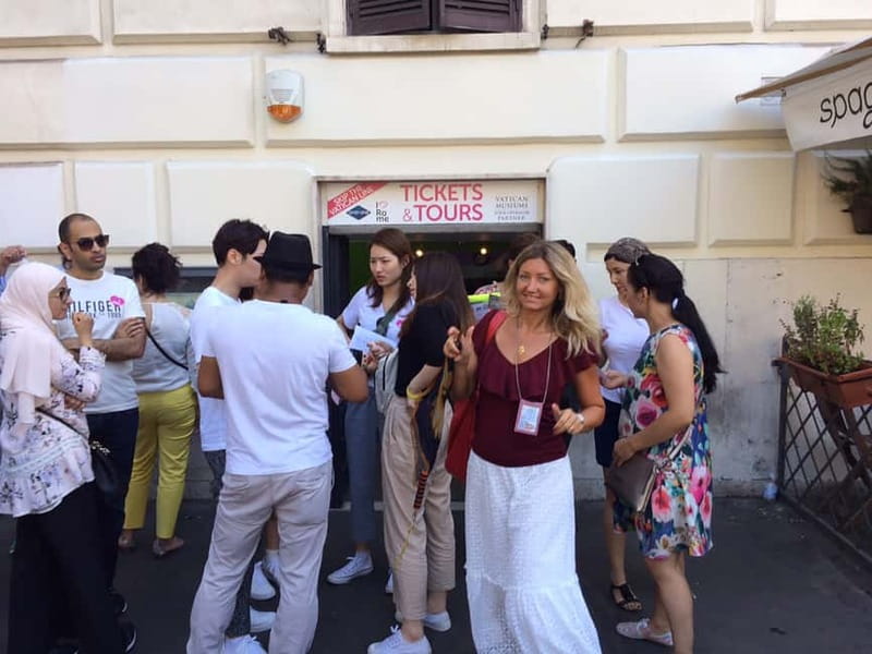 Semiprivate Guided Tour of Vatican Museums & Sistine Chapel - Timing, clothing, and documents