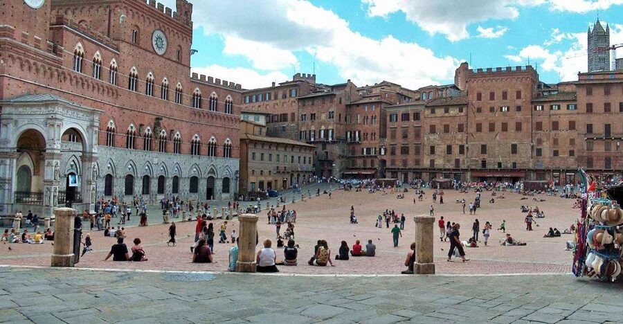 Siena & San Gimignano Day Tour & Wine Tasting from Rome - San Gimignano and the first taste of Tuscany