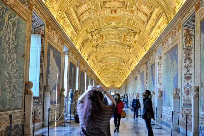 Skip the Line: Small Group Vatican & Sistine + Basilica Option - Meeting near Via Tunisi and getting inside