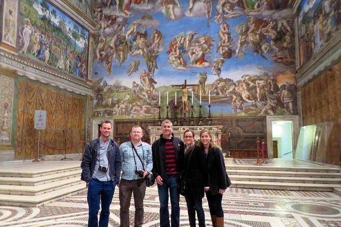 Skip-the-Line Ticket with Host - Vatican Museums & Sistine Chapel - The Vatican Museums deserve more than 25 minutes