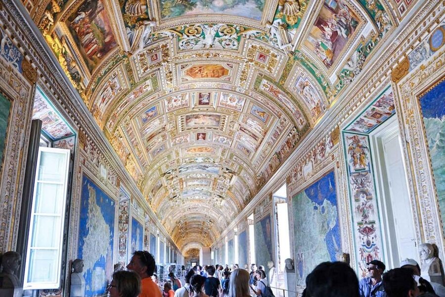 Skip-the-Line Tickets: Vatican Museum and Sistine Chapel - Raphael Rooms: give these paintings your attention